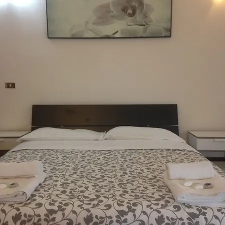 招待所 Luxury In 3*